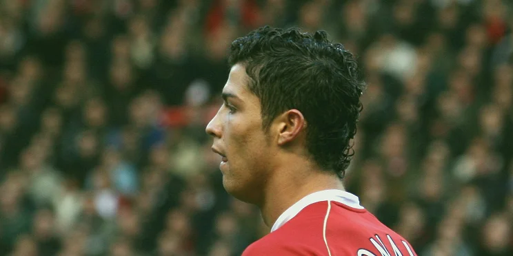 C罗比赛中的射门与庆祝瞬间(转型一:从外线到肋部的移动)